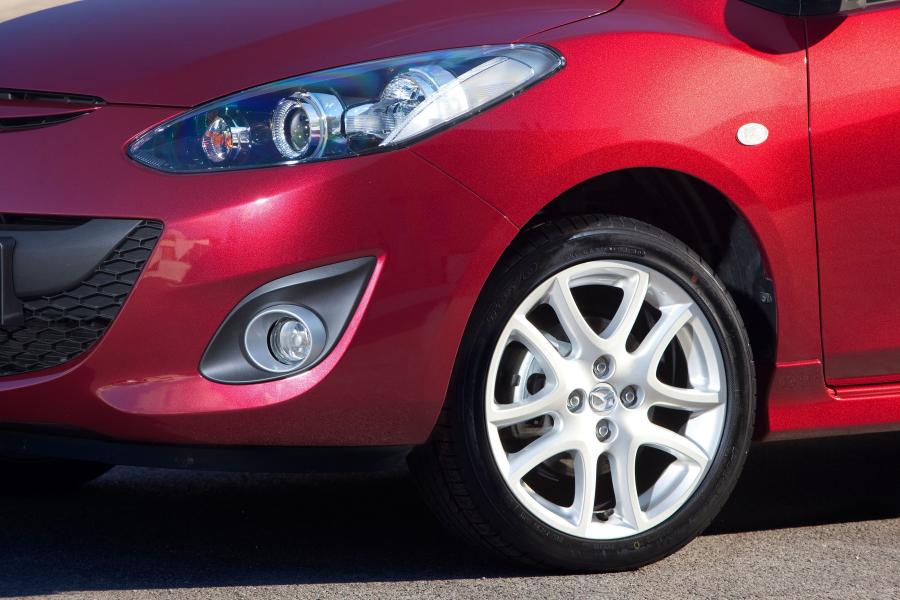  Mazda2 3-Door 2011 года  (фото 2 из 40)